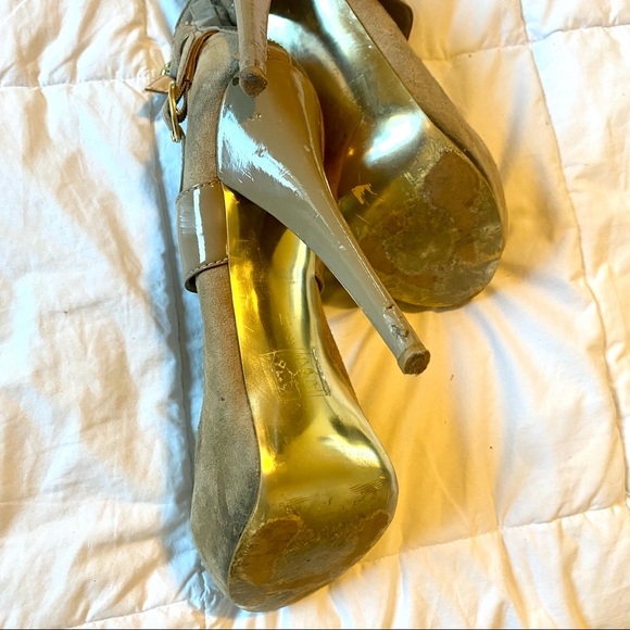 Tan sued & patent BEBE stiletto heels w/ankle straps, 6 inch - Picture 8 of 10